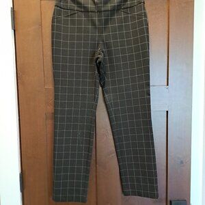 Charter Club Cambridge Slim Straight leg Pants size 8 petite